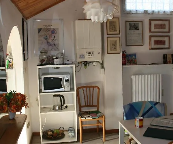 Incantevole Sui Tetti Di 아파트 *