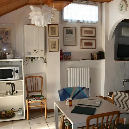 Incantevole Sui Tetti Di بولونيا