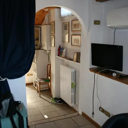 Incantevole Sui Tetti Di *